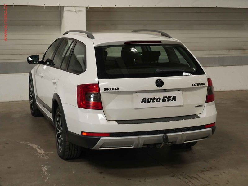 Škoda Octavia (2015) 2.0 TDi 4x4, ČR, DSG, bixen - fotka 4 z 20