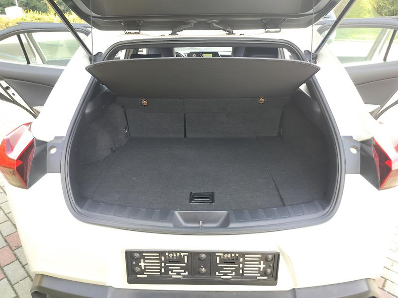 Lexus UX 250h black-white edition, kůže - fotka 21 z 25