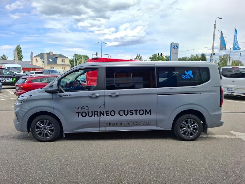 Ford Tourneo Custom Titanium L2, Tourneo, 2.0 EcoB - fotka 6 z 15