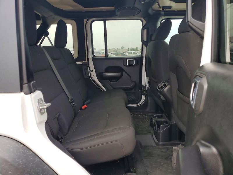 Jeep Wrangler (2019) UNLIMITED SPORT  - fotka 11 z 12