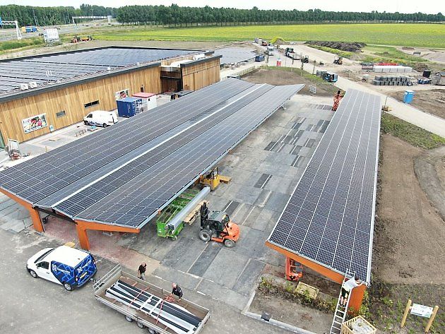 Parkoviště u obchodního střediska v Nizozemsku., zdroj: Se svolením Greenbuddies