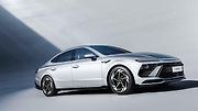 Hyundai Sonata má elegantní a aerodynamická boční linie.