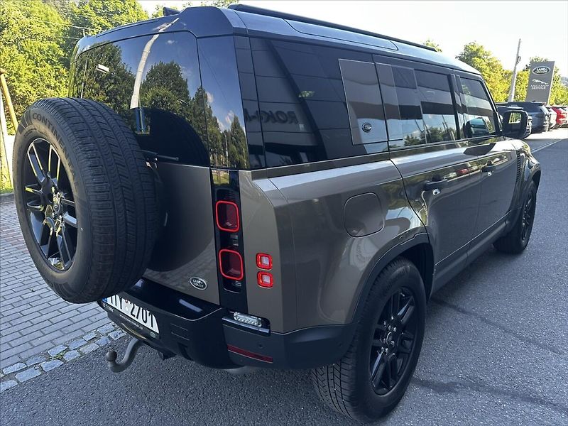 Land Rover Defender 2,0 - fotka 6 z 22