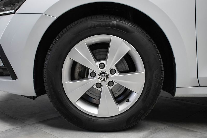 Škoda Octavia 2.0TDI*110kW DSG*BLIS*ACC*DPH* - fotka 30 z 35