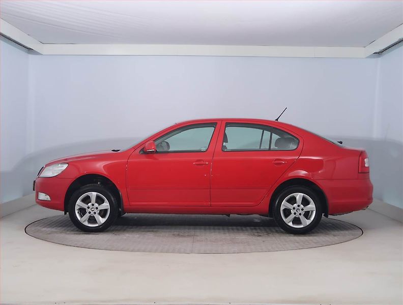 Škoda Octavia (2011) Ambiente 1.4 TSI, Serv.kniha - fotka 3 z 17