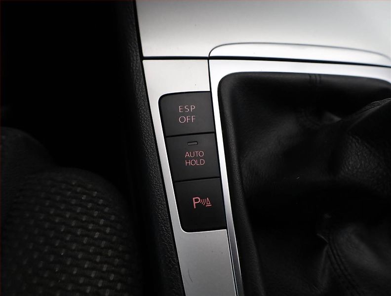 Volkswagen Passat (2009) 1.4 TSI EcoFuel, nová STK - fotka 13 z 14