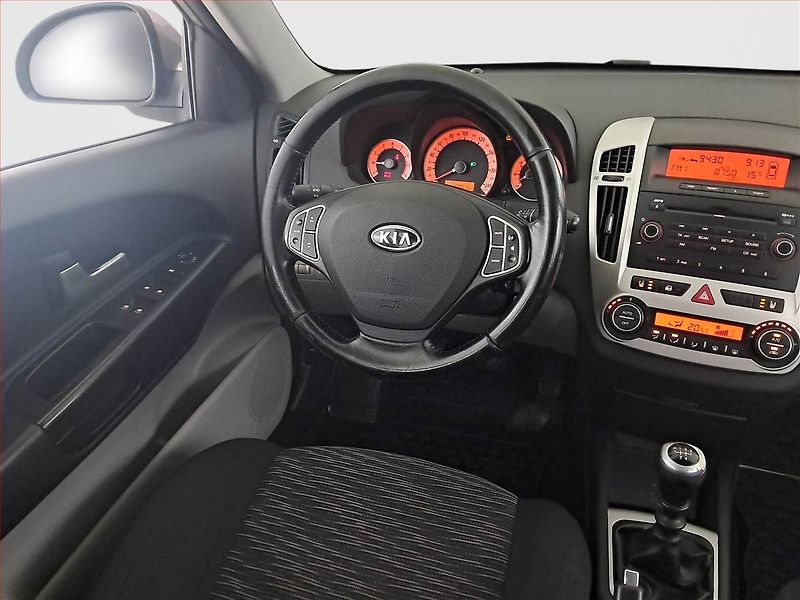 Kia Ceed (2009) 1.6 CVVT, po STK - fotka 7 z 16