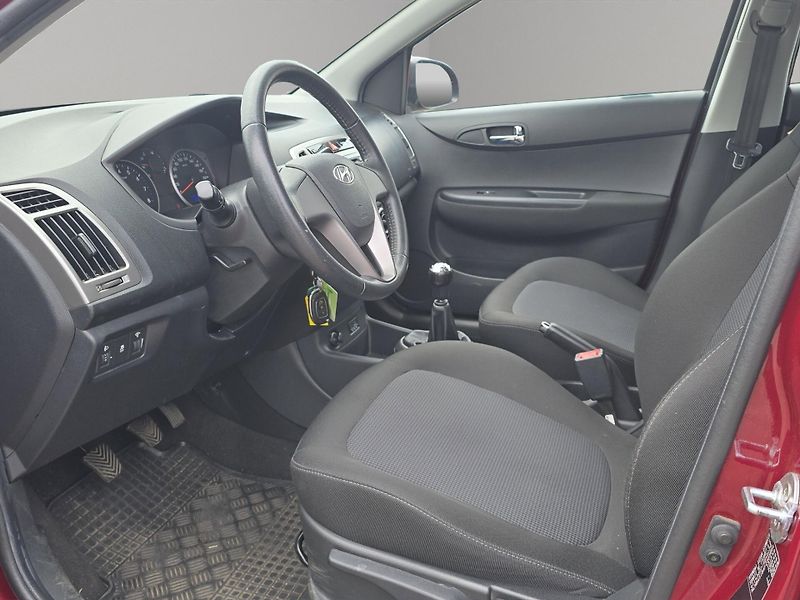Hyundai i20 (2014) 1.2i 62kW, Klima - fotka 14 z 16