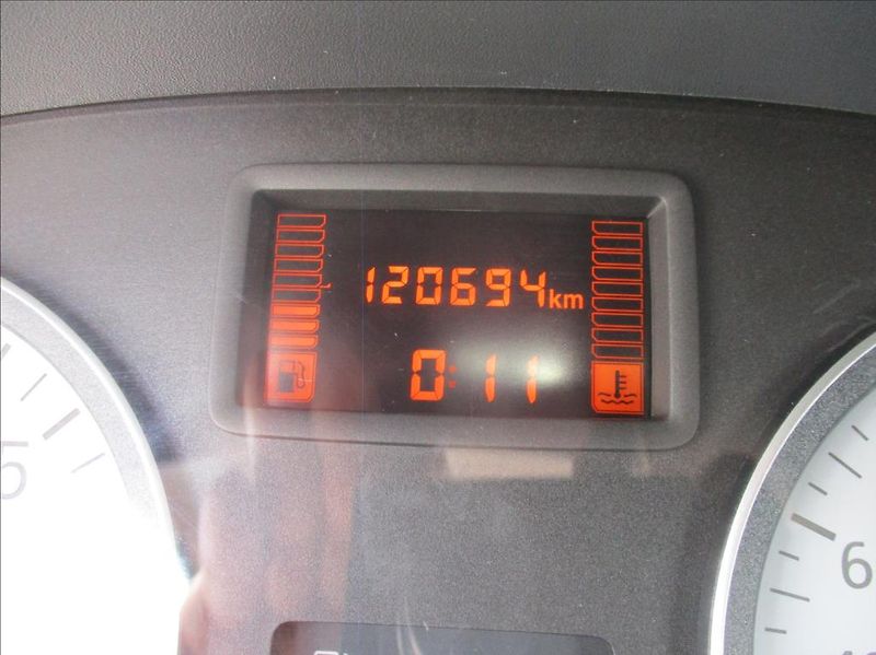 Dacia Sandero 1,4 i, klimatizace, serviska, - fotka 14 z 29