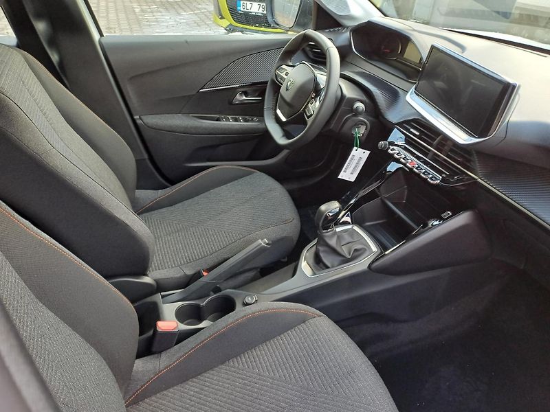 Peugeot 208 (2026) STYLE Turbo 100 MAN6  - fotka 11 z 22
