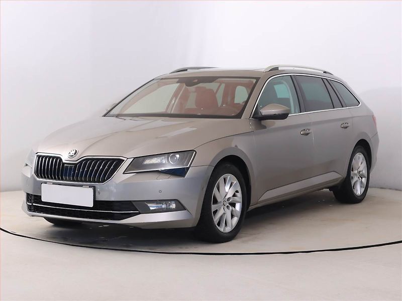 Škoda Superb (2017) 1.6 TDI, Automat, Navi - fotka 2 z 23