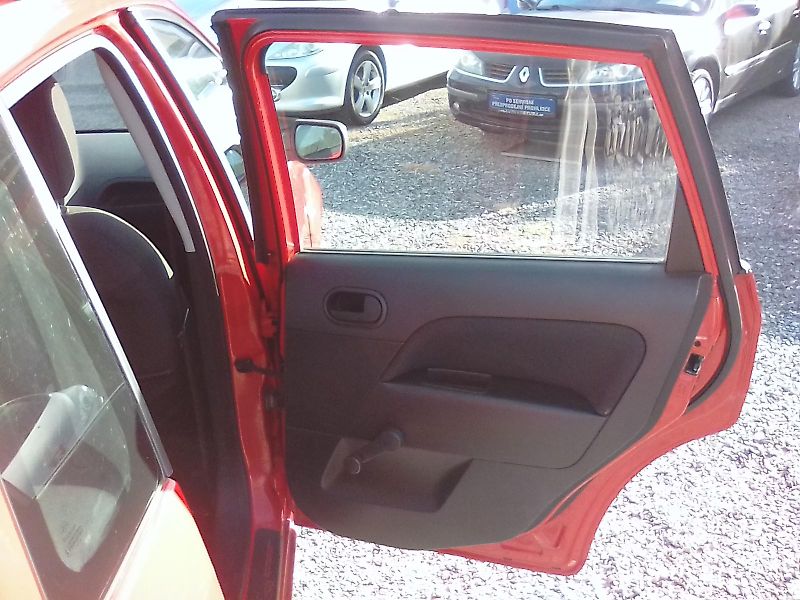 Ford Fiesta (2006) 1.3i , jede super - fotka 22 z 28