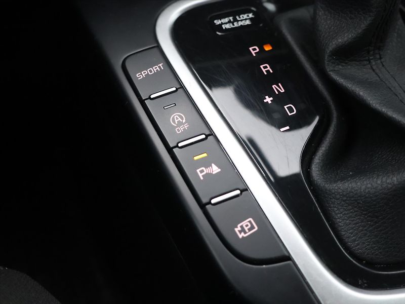 Kia Ceed SW 1,5 T-GDI 118kW TOP DCT CZ - fotka 21 z 30