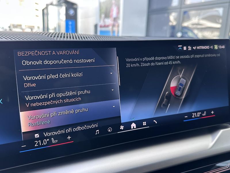 BMW Řada 5 540d xDrive Touring M-Sport - fotka 20 z 35
