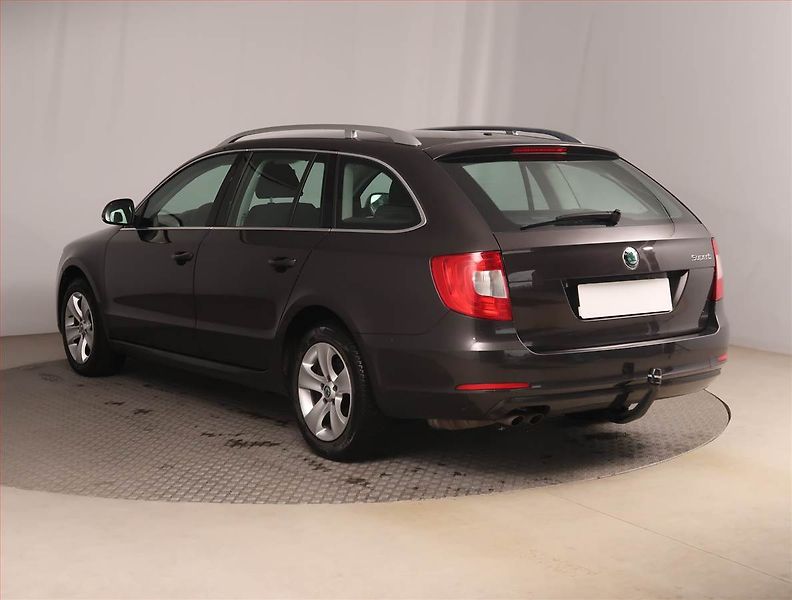 Škoda Superb (2011) 1.4 TSI, Tempomat - fotka 4 z 17