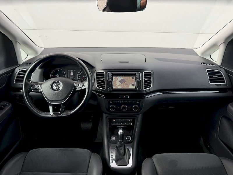 Volkswagen Sharan (2017) 2.0 TDI 135 kW DSG 4x4 - fotka 5 z 23