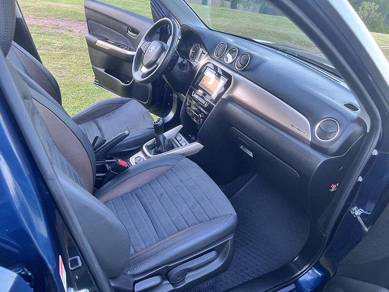 Suzuki Vitara 1,6 88KW,4x4,NAVI,PANORAMA - fotka 21 z 47