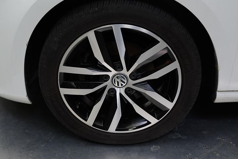 Volkswagen Golf - fotka 10 z 26