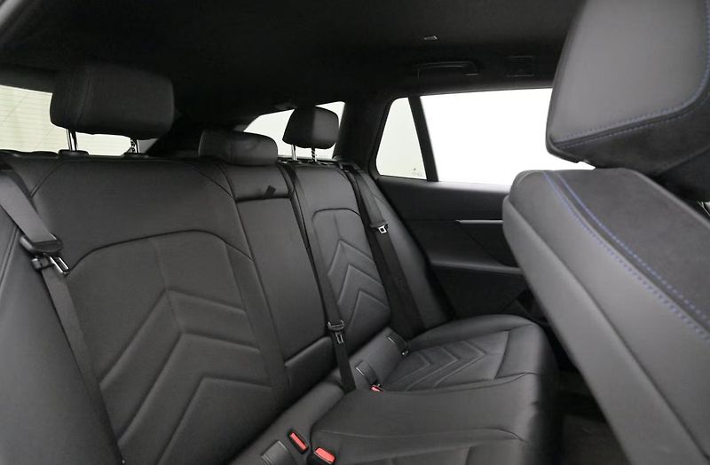 BMW i5 eDrive40 Touring M SoH 96% Kam - fotka 18 z 26
