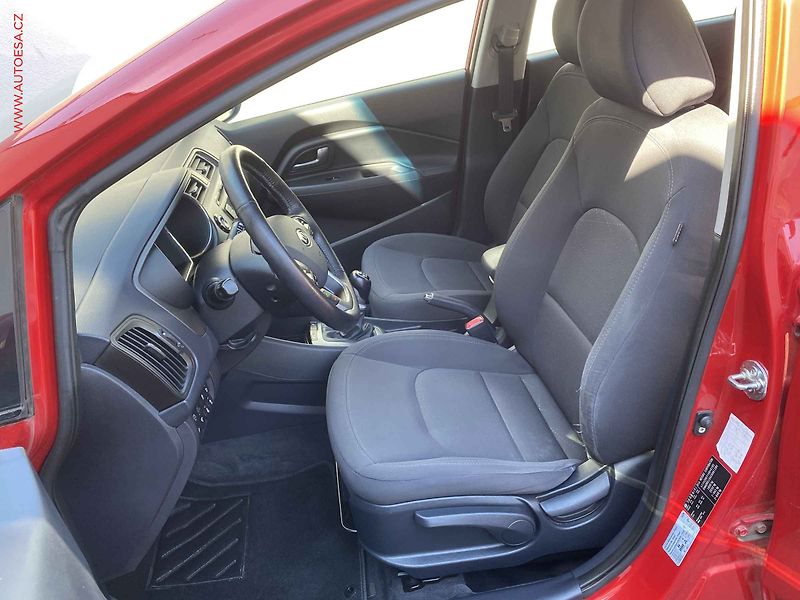 Kia Rio (2012) 1.4i, +kola - fotka 9 z 17