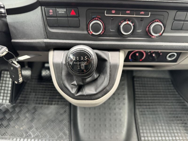 Volkswagen Transporter (2017) 2.0TDi Klima Tempomat Tažné Z - fotka 12 z 44