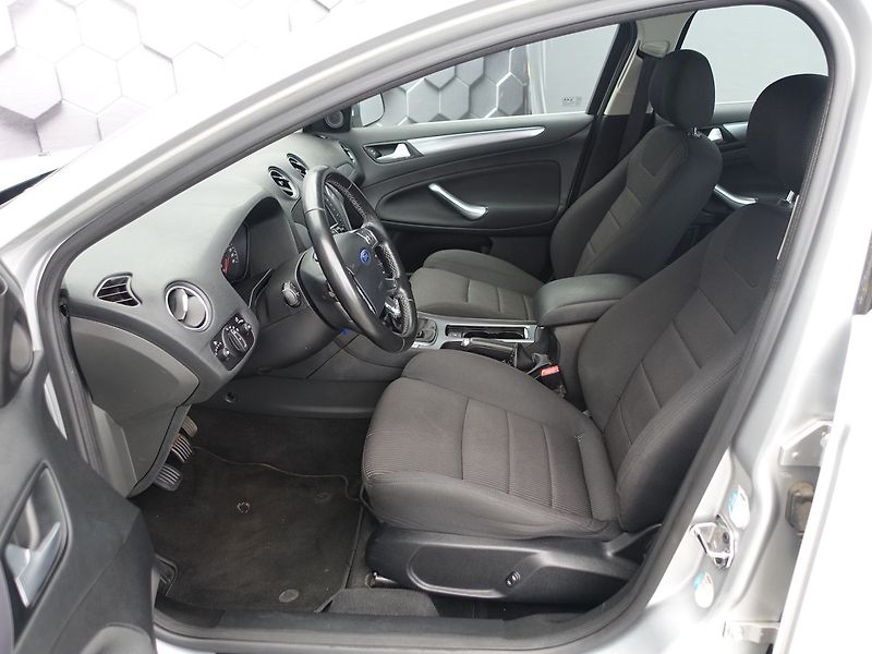 Ford Mondeo 2.0 TDCi Titan. man. nové brzd - fotka 20 z 31