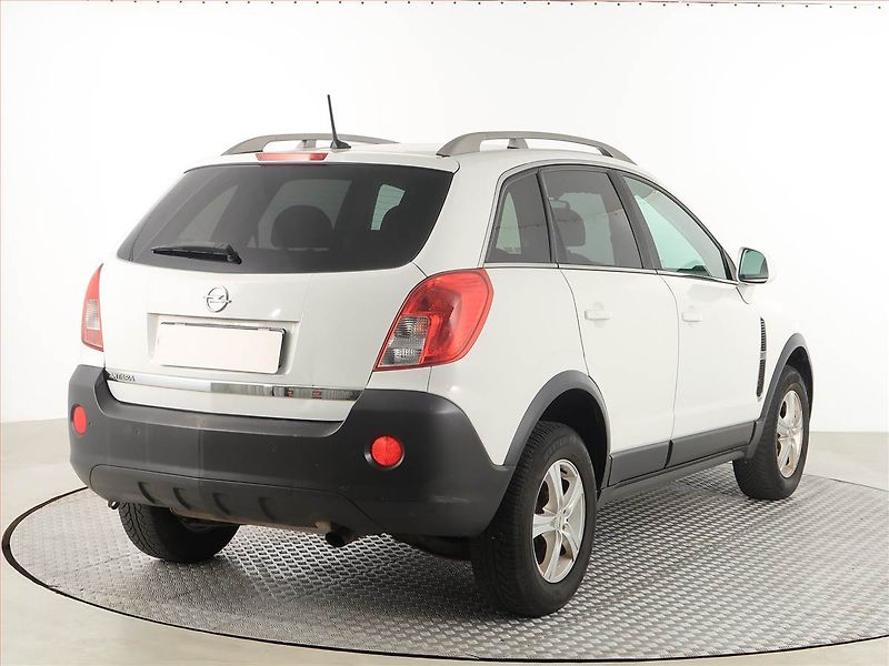 Opel Antara (2012) 2.4, Tempomat, Park. senzory - fotka 5 z 18