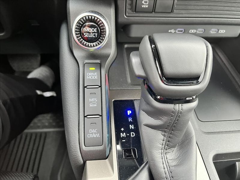 Toyota Land Cruiser 2,4 iFORCE MAX HEV Premium - fotka 34 z 37