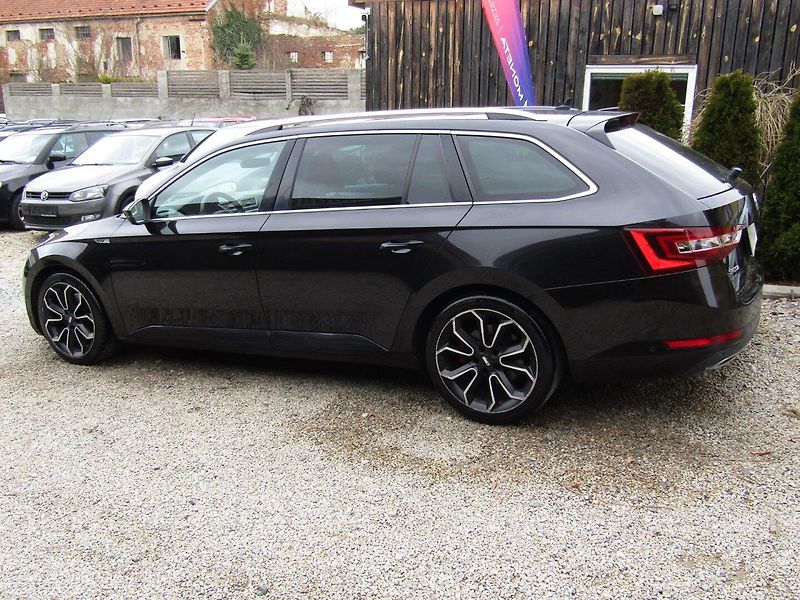 Škoda Superb (2015) 2.0 TDI 140kW DSG SPORT LINE - fotka 4 z 46