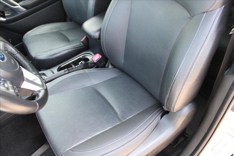 Subaru Forester 2,0 XT  ČR,AUTOMAT,4x4,TAŽNÉ - fotka 22 z 35