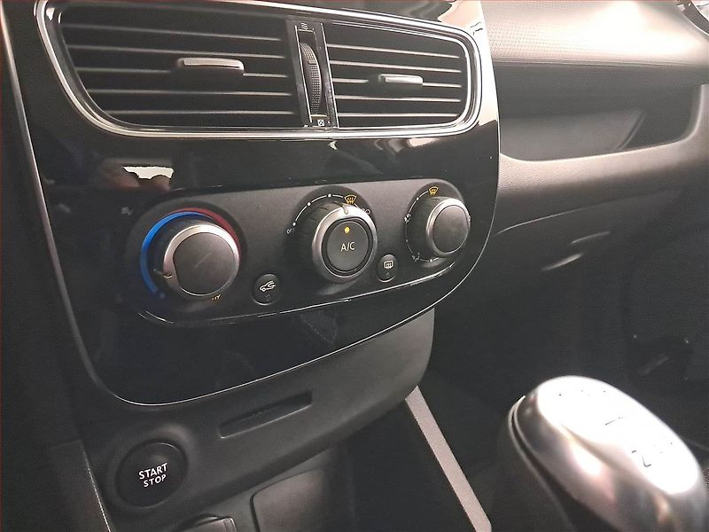 Renault Clio (2019) 0.9 TCe, Navi, Tempomat - fotka 14 z 21