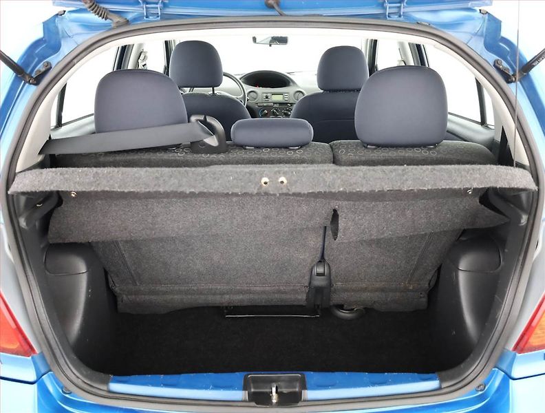 Toyota Yaris (2003) 1.0 VVT-i, Automat, nová STK - fotka 15 z 15
