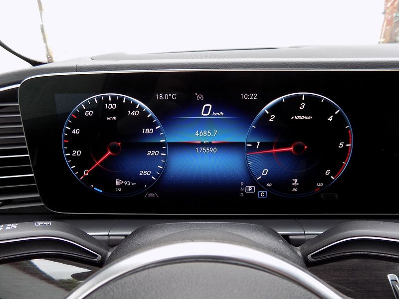 Mercedes-Benz GLE (2019) 300d/4-Matic/Full-Led/ - fotka 33 z 48