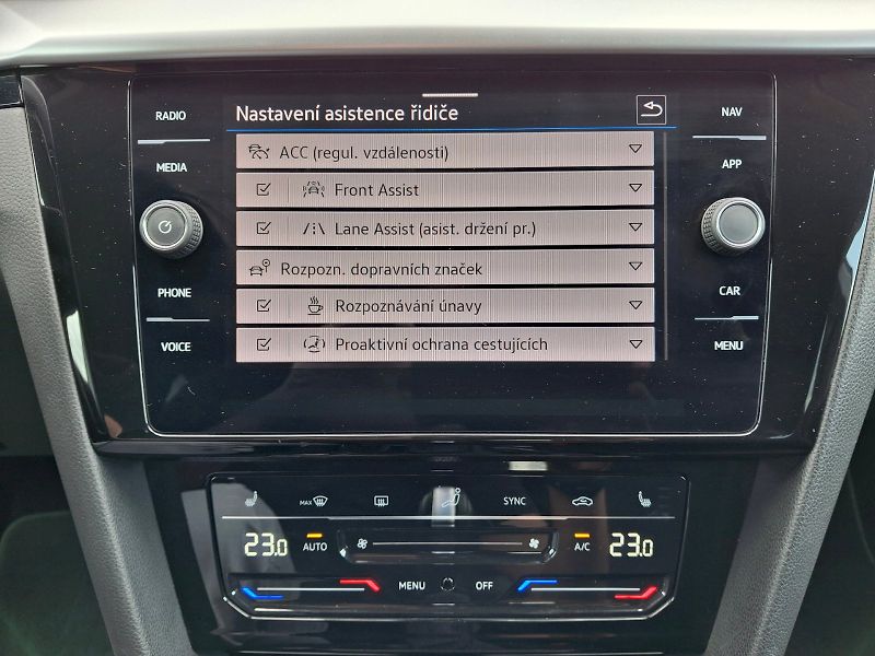 Volkswagen Arteon (2022) Elegance DSG 2,0TSi 140kW - fotka 24 z 35