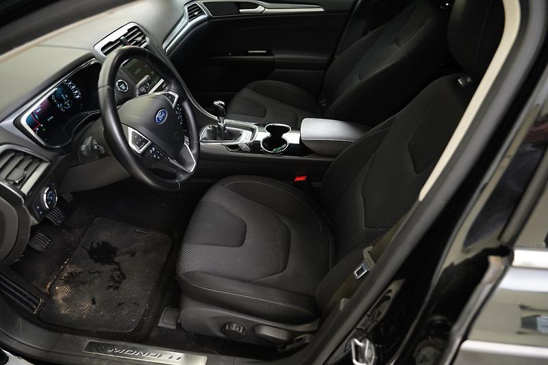 Ford Mondeo - fotka 6 z 6