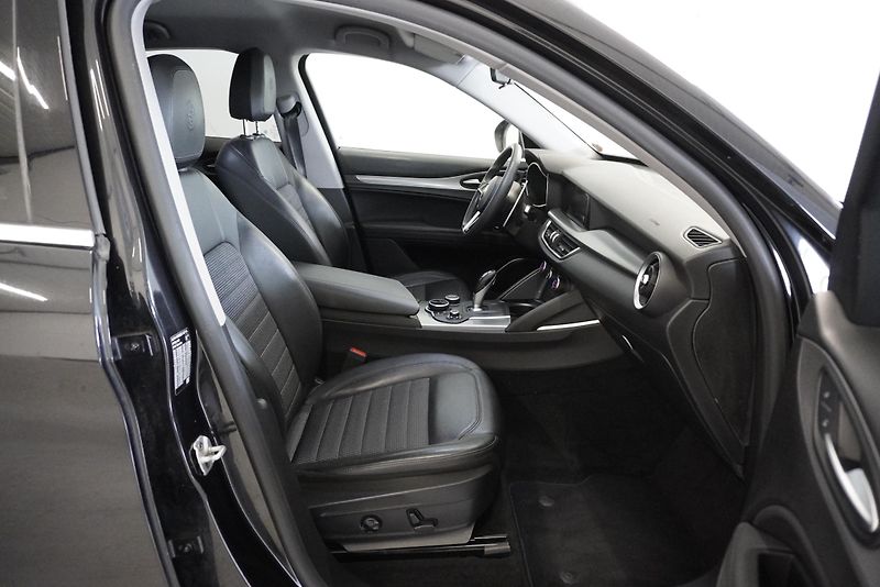 Alfa Romeo Stelvio (2018) STELVIO 2.2D Q4 AUTOMAT - fotka 30 z 35