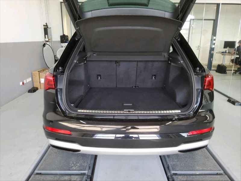 Audi Q3 2,0 TDI 147 KW QUATTRO - fotka 8 z 11