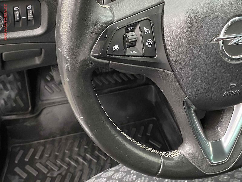 Opel Astra (2020) 1.5 CDTi sportstourer, LED - fotka 13 z 19