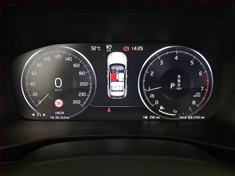 Volvo XC40 (2022) T2 - fotka 11 z 22