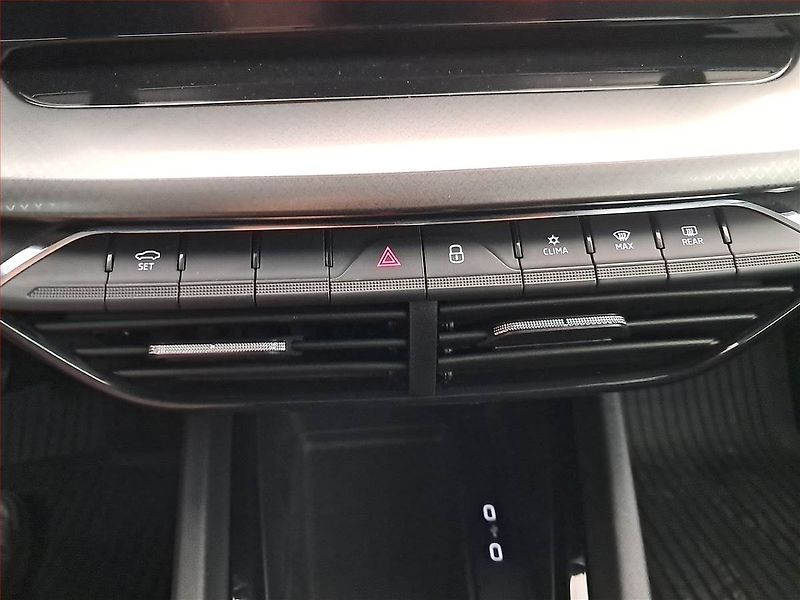 Škoda Octavia (2023) Ambition 2.0 TDI, ČR,1.maj - fotka 13 z 19