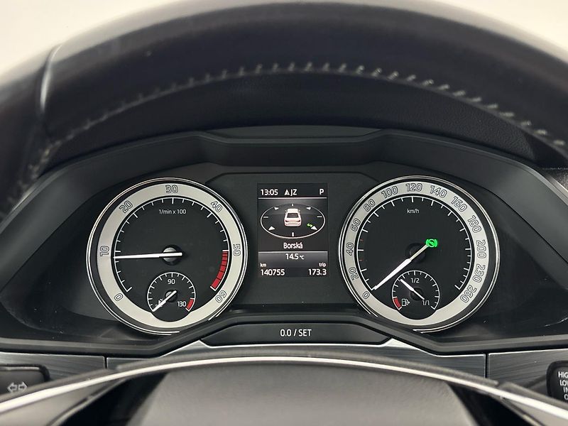 Škoda Superb Ambition DSG - fotka 11 z 28