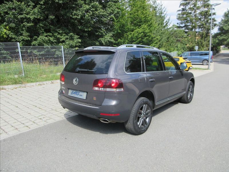 Volkswagen Touareg 3,0 TDi, Navi, Kůže, aut. Tažn - fotka 9 z 36
