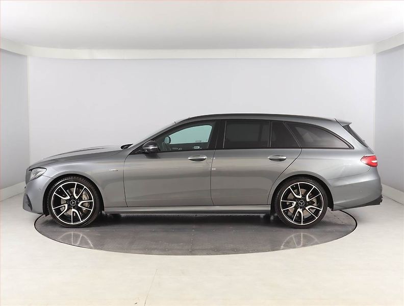 Mercedes-Benz Třídy E (2018) E 53 AMG 4MATIC+ - fotka 3 z 27