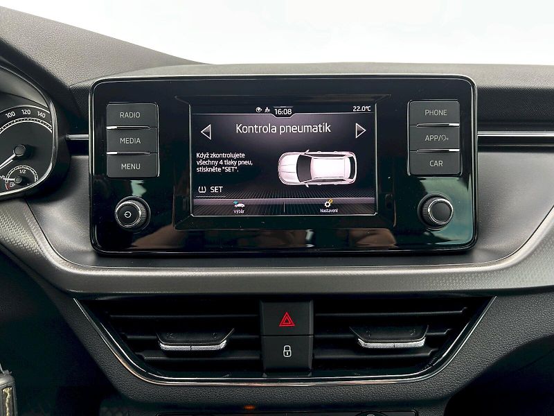Škoda Kamiq (2021) 1.5 TSI 110kW MP6 Ambition - fotka 19 z 32