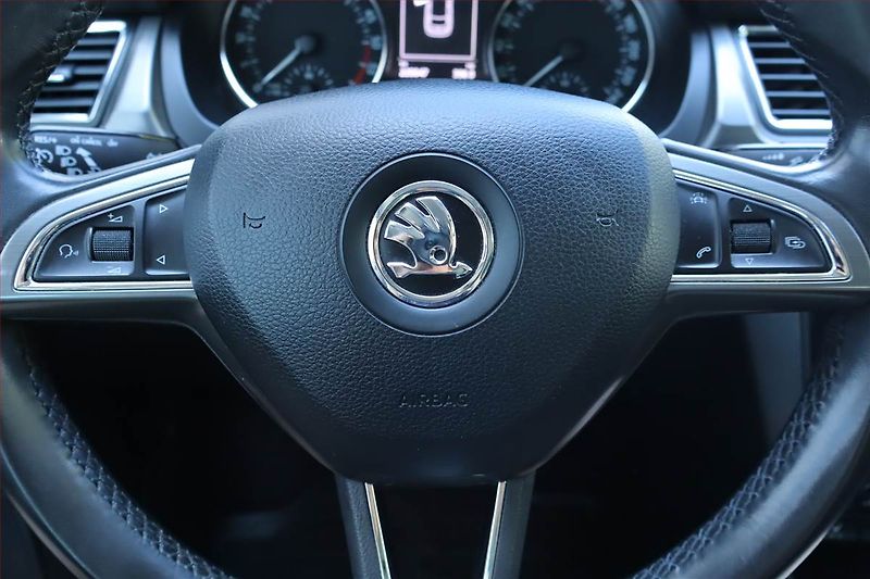 Škoda Rapid (2015) Spaceback 1.6 TDI, Serv.kniha - fotka 19 z 21