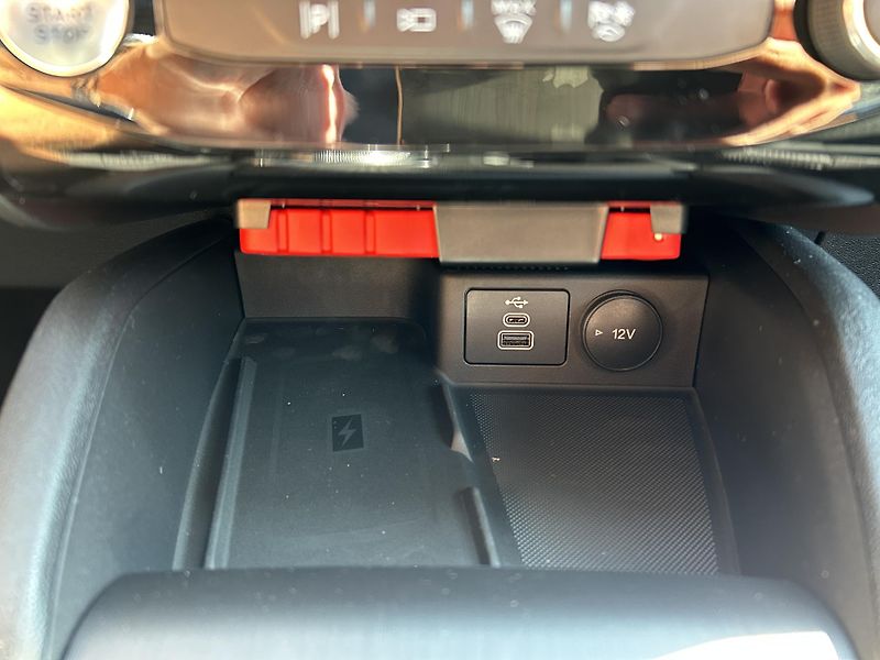 Ford Kuga Top Edition 2.5 PHEV 178kW - fotka 37 z 39
