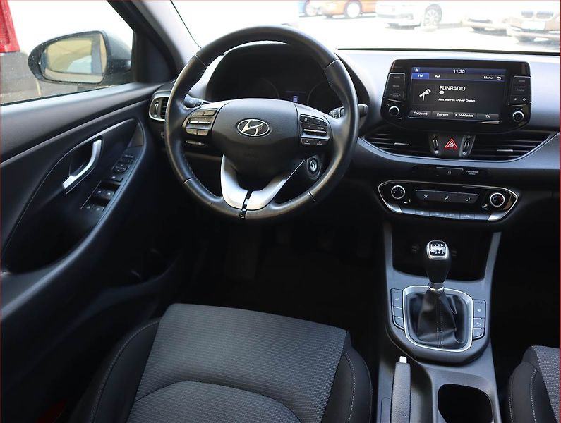 Hyundai i30 (2019) Comfort 1.4 CVVT, Serv.kniha - fotka 7 z 20