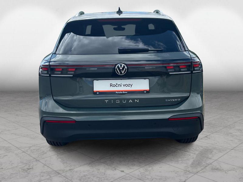 Volkswagen Tiguan People 1,5 TSI 150 kW eHybrid - fotka 7 z 23
