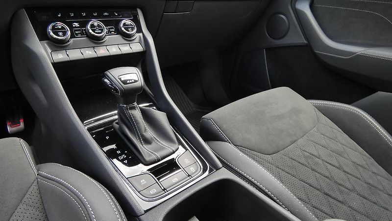 Škoda Kodiaq 2,0 TDI DSG 4x4 Sportline - fotka 6 z 26