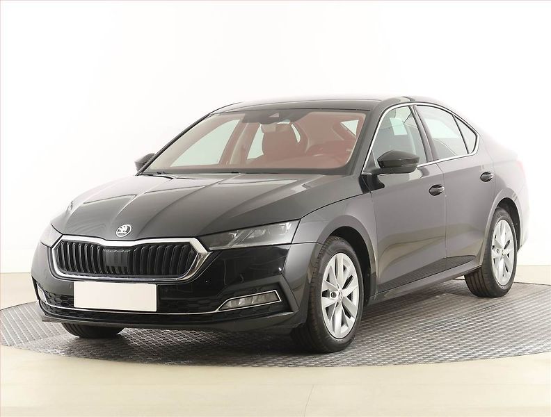 Škoda Octavia (2022) 2.0 TDI, Automat, ČR,1.maj - fotka 2 z 28